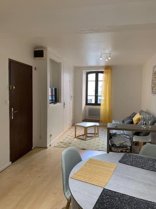 Aubenas : Beau Studio, Proche Du Chateau 外观 照片